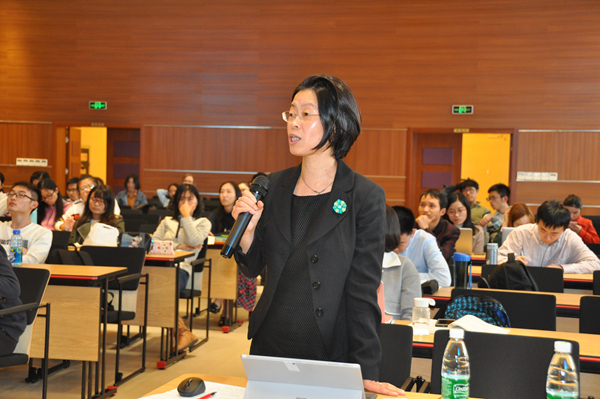 3.中德所中方所长方小敏教授出席报告会.jpg 3.中德所中方所长方小敏教授出席报告会.jpg